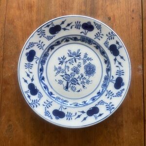 1 Vintage German Blue Onion 9 inch porcelain Plate